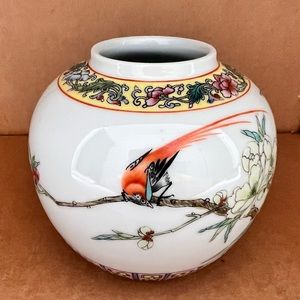 Vintage 70s-80s Chinese‎ Painting & Writing Porcelain Pot Vase Hand Painted Bird